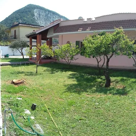 Circeo La Mola Guest house